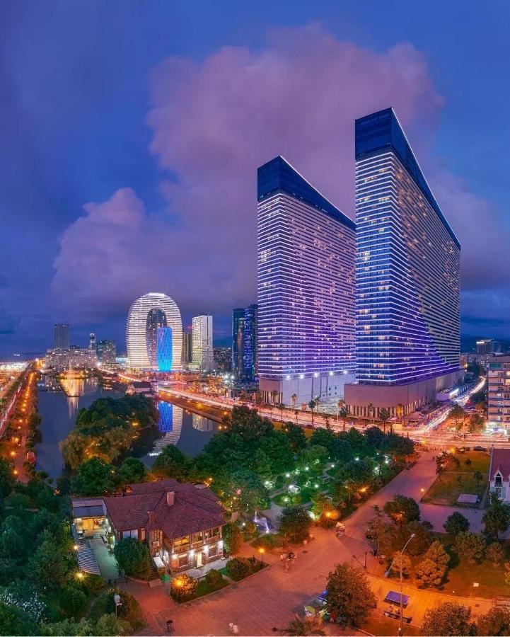 Panoramic Sea And City View Aparthotel In Orbi City บาทูมิ ภายนอก รูปภาพ